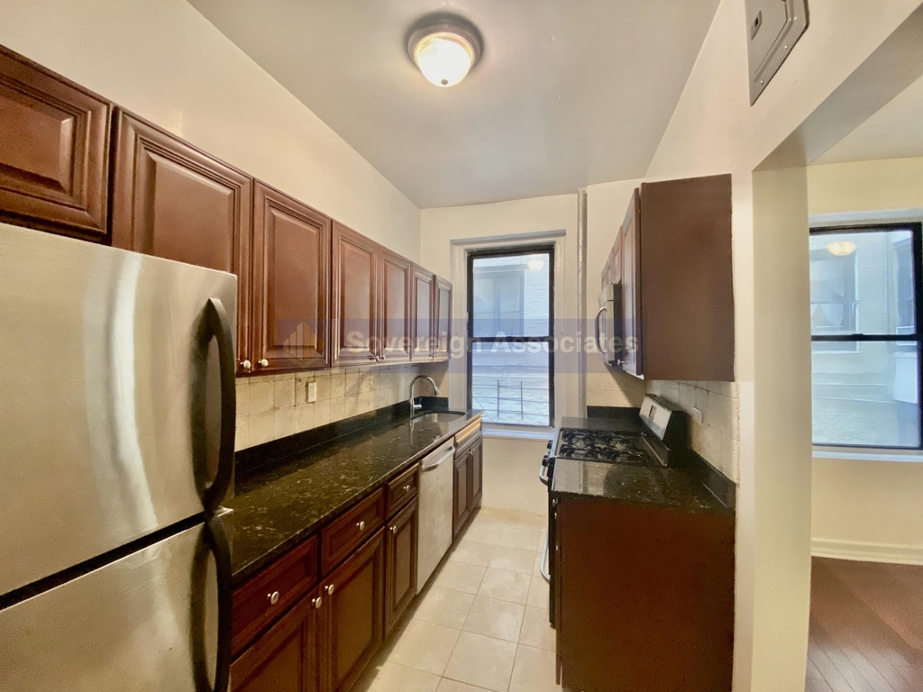 250 Fort Washington Avenue - Photo 0