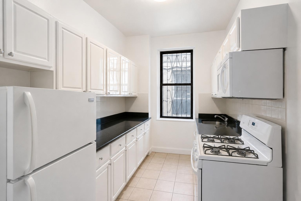 270 Fort Washington Avenue - Photo 3