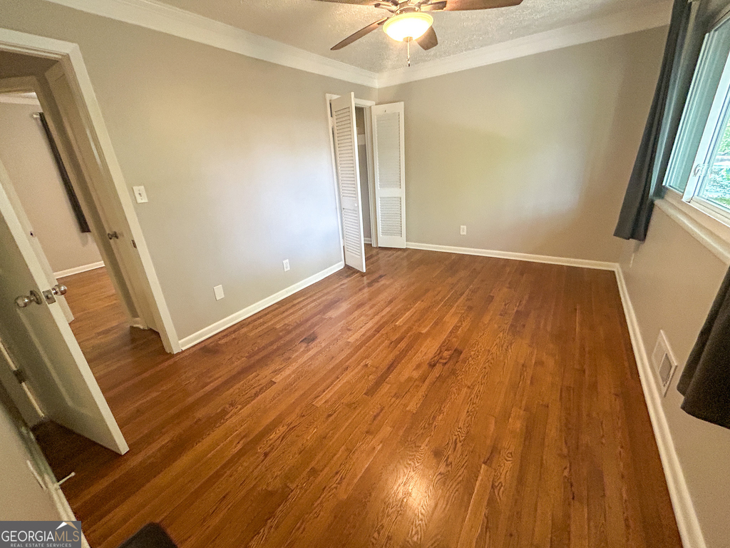 411 Tenth Street Ne - Photo 18