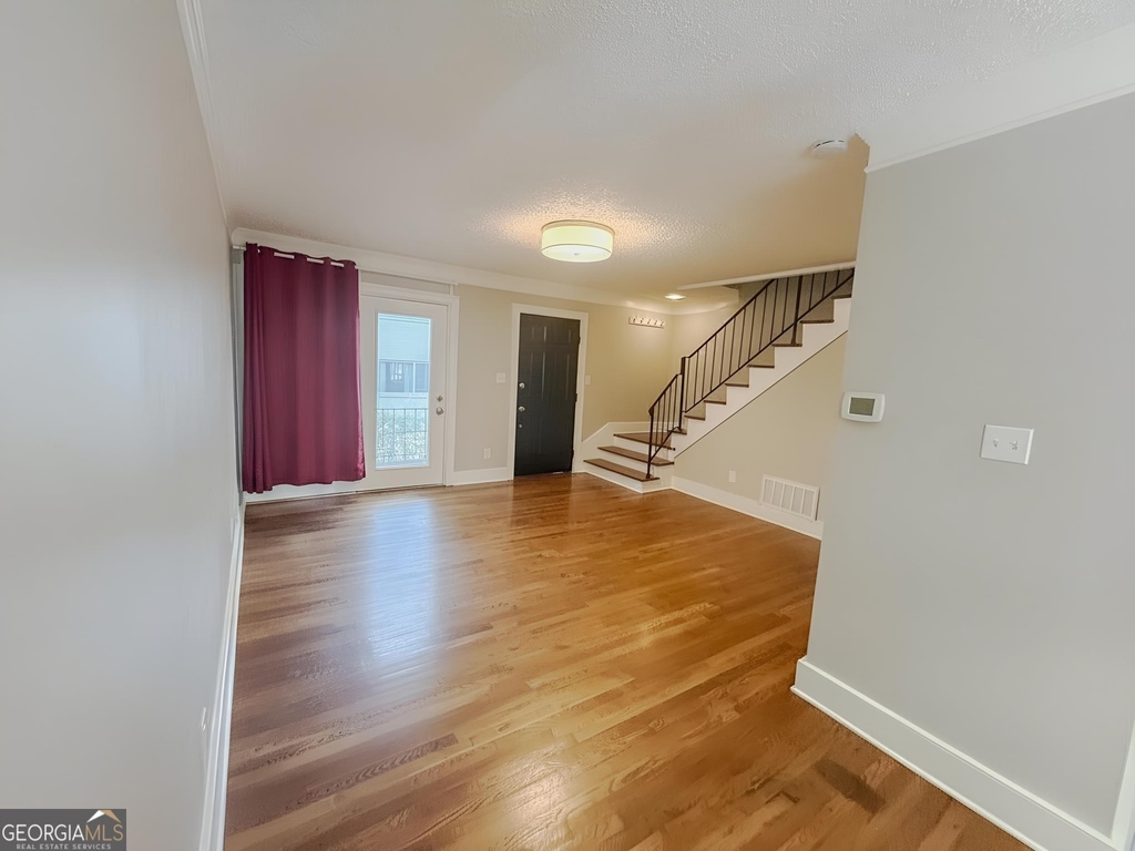 411 Tenth Street Ne - Photo 6