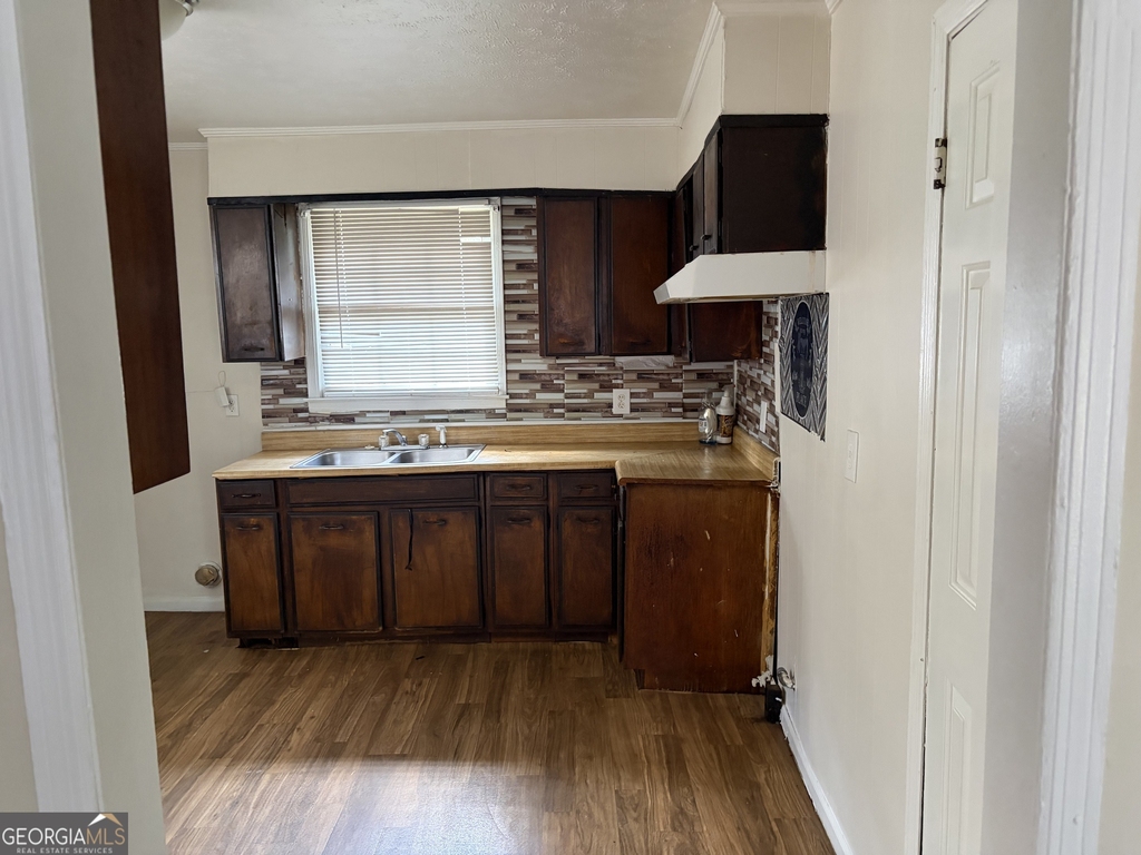 1379 Wills Place - Photo 2