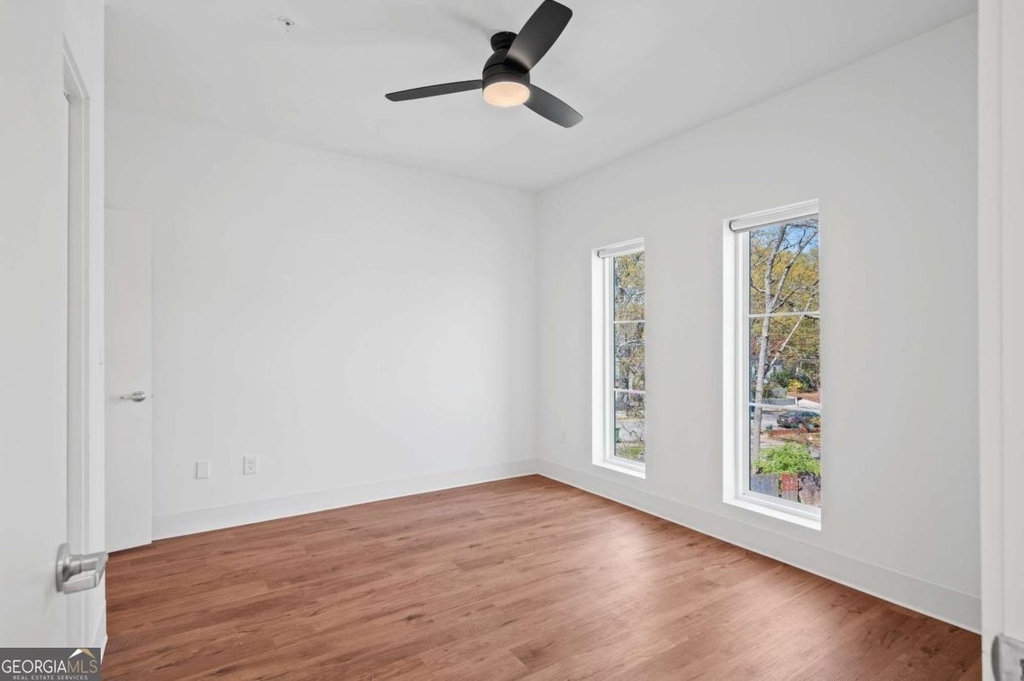 456 Flat Shoals Avenue Se - Photo 9