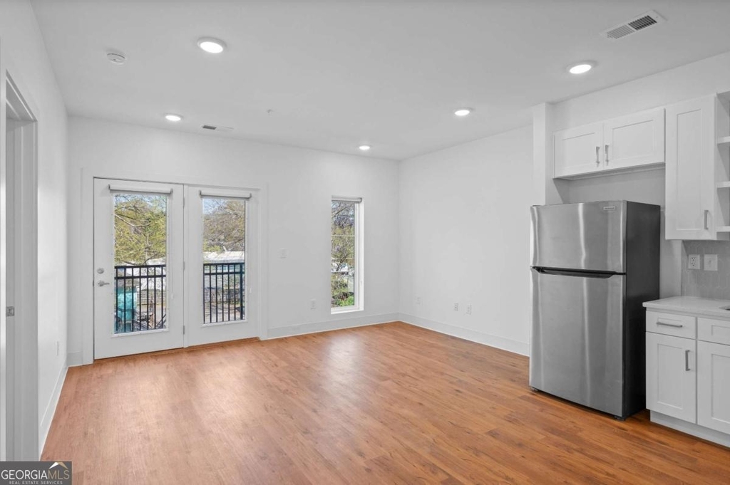 456 Flat Shoals Avenue Se - Photo 5