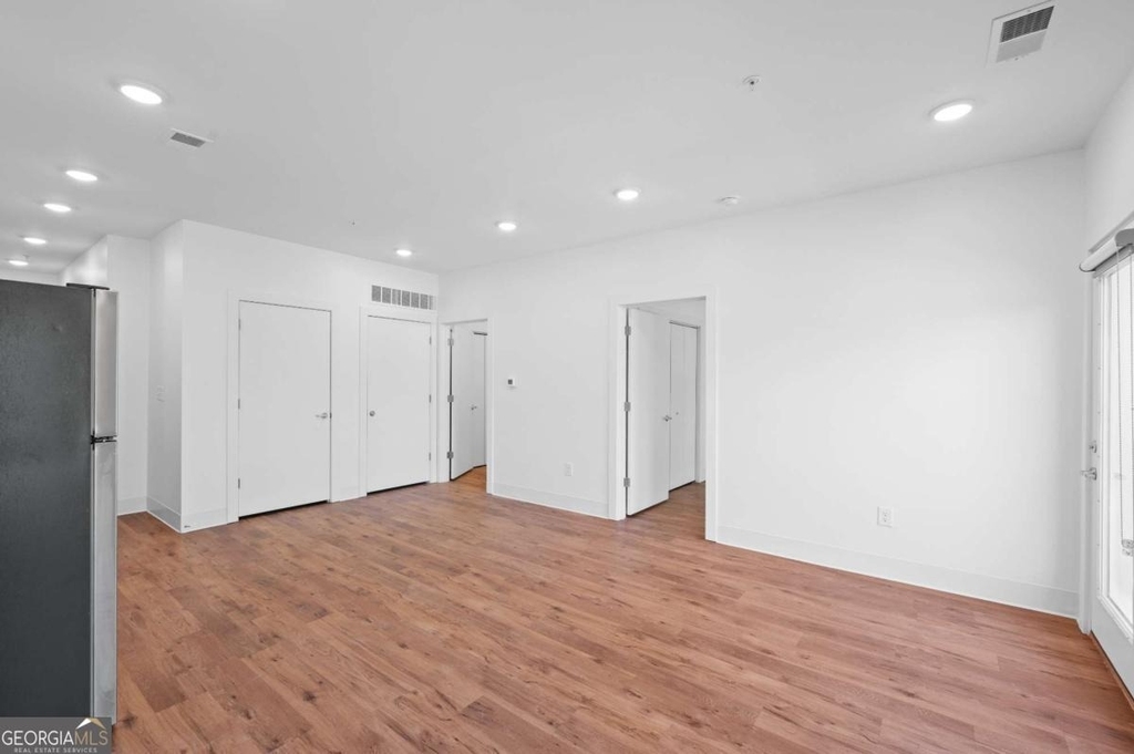 456 Flat Shoals Avenue Se - Photo 7