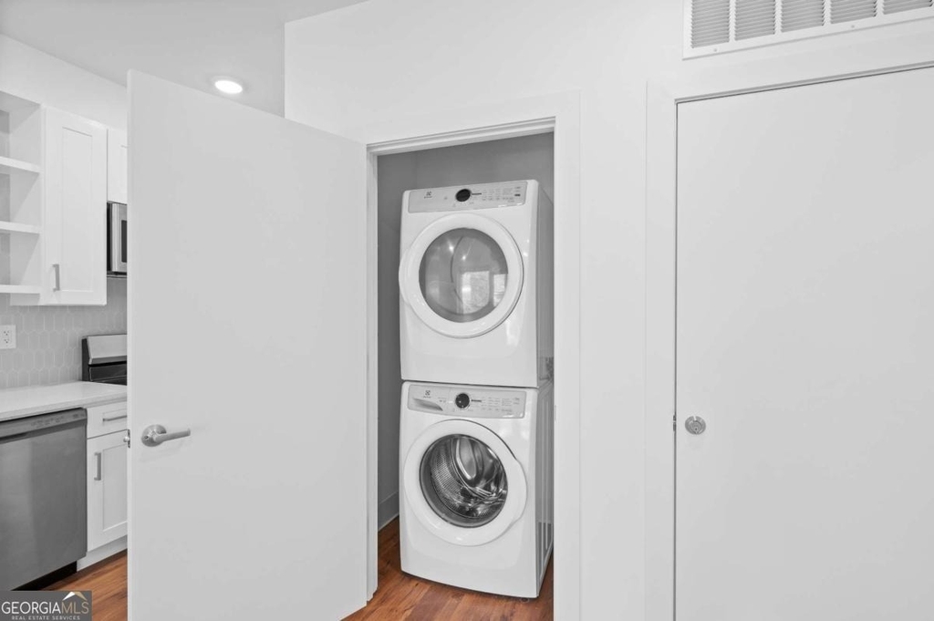 456 Flat Shoals Avenue Se - Photo 8