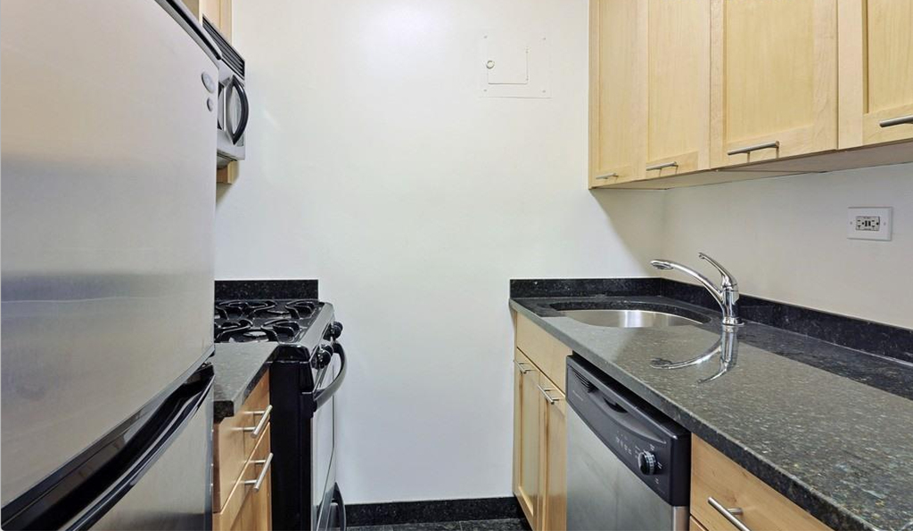  E 16th Street - Photo 0