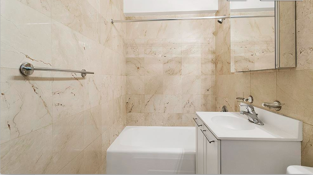  E 16th Street - Photo 3