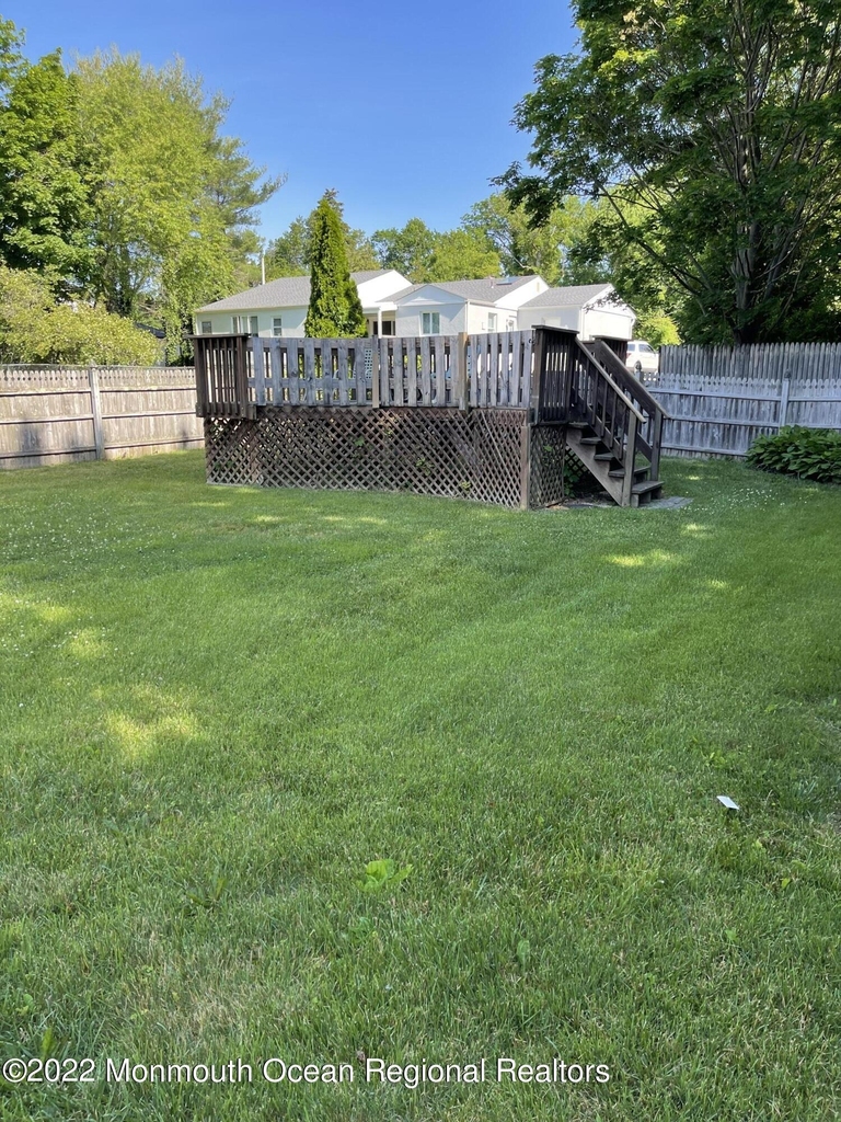 17 Clarence Avenue - Photo 8