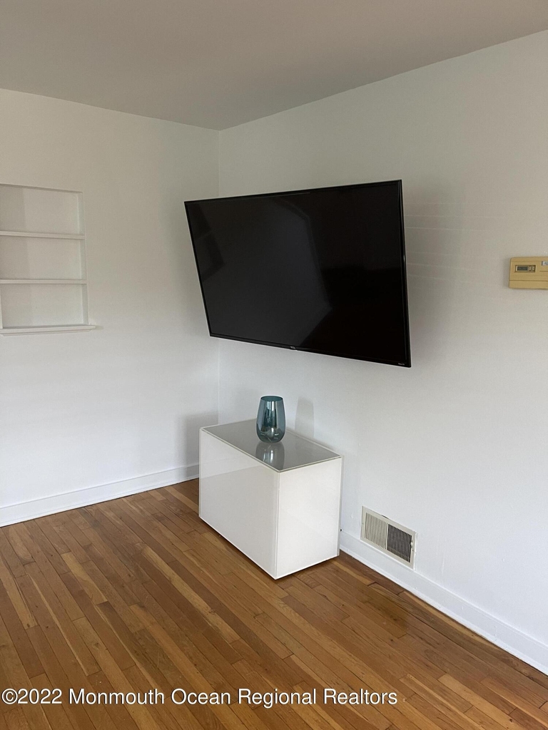 17 Clarence Avenue - Photo 15