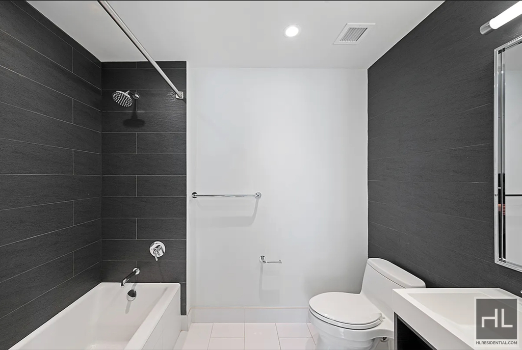 10th Avenue - Photo 3