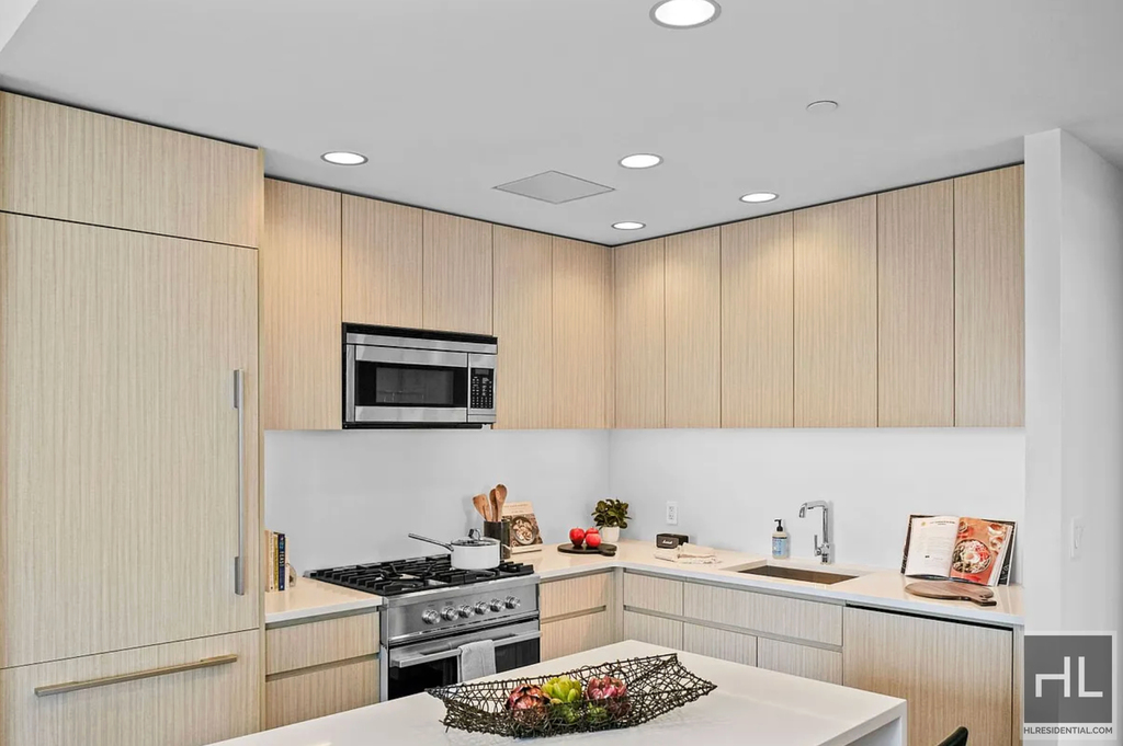 West 67th Street - Photo 1