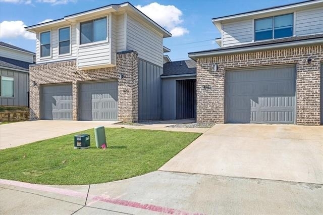 3060 W Crawford Street - Photo 2