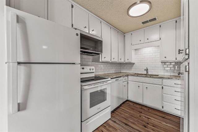 1361 W Mcneill Street - Photo 2