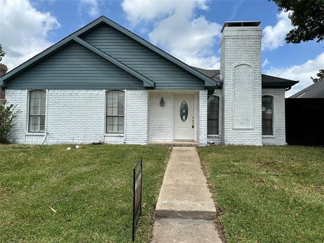 2825 Stoneridge Drive - Photo 0