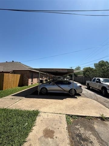708 E Pecan Street - Photo 1