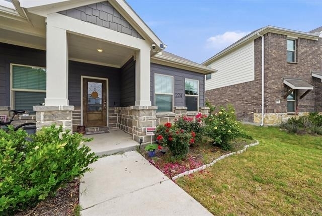 224 Monarch Way - Photo 1