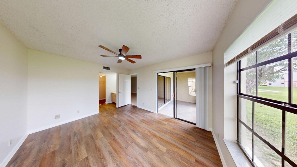 321 Olivewood Terrace - Photo 11