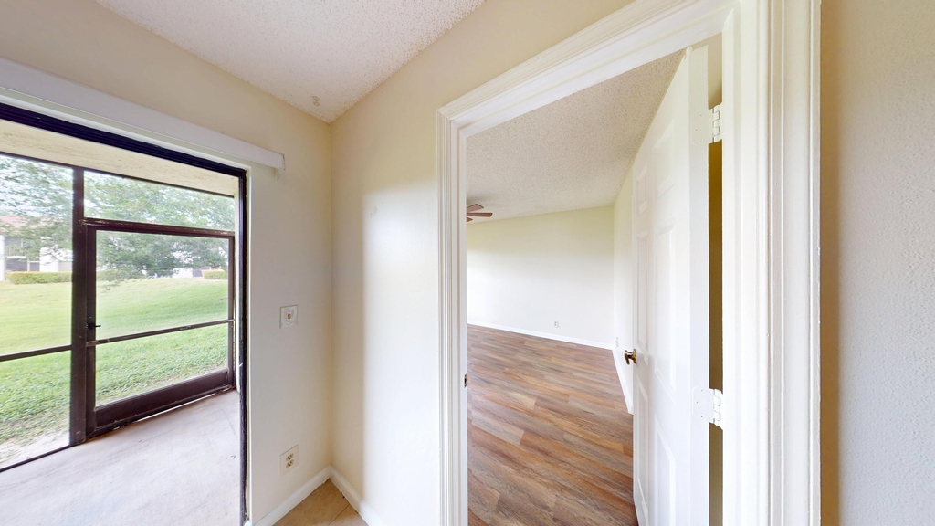 321 Olivewood Terrace - Photo 10
