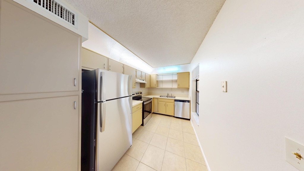 321 Olivewood Terrace - Photo 4