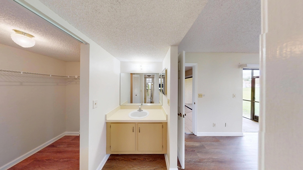 321 Olivewood Terrace - Photo 14