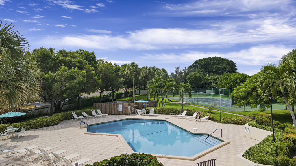 321 Olivewood Terrace - Photo 19