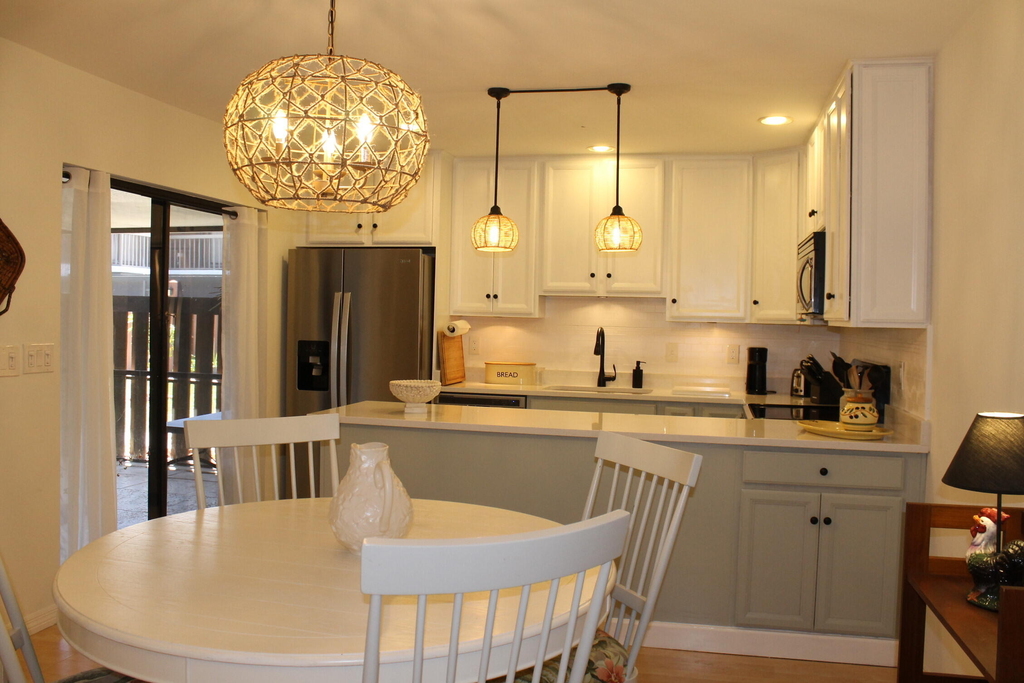 301 Se Castle Court - Photo 0