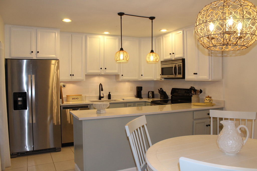 301 Se Castle Court - Photo 1