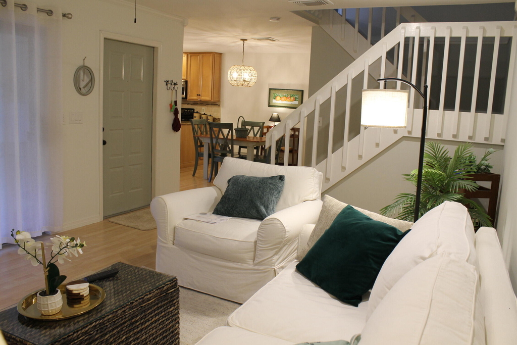 301 Se Castle Court - Photo 4