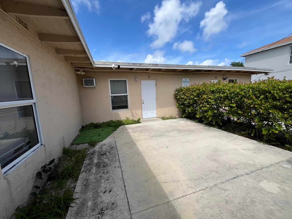 901 8th Street - Photo 0