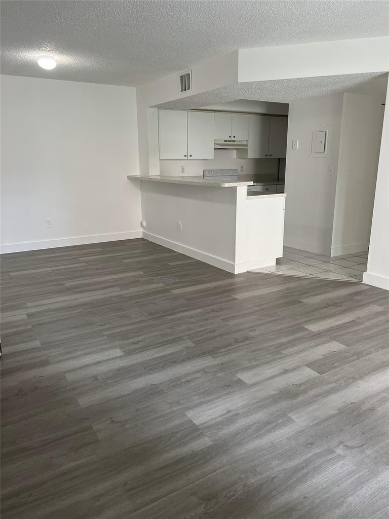 18860 Nw 57th Avenue - Photo 10