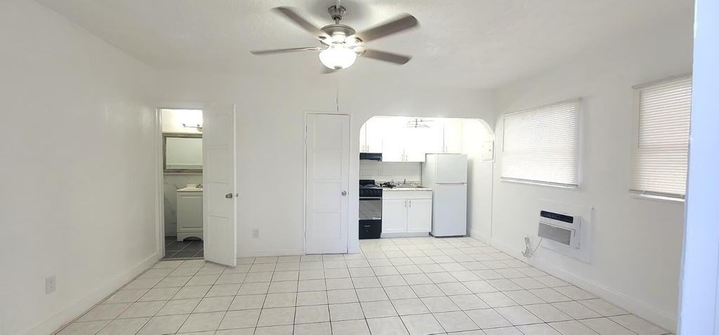 403 N 19th Avenue - Photo 3