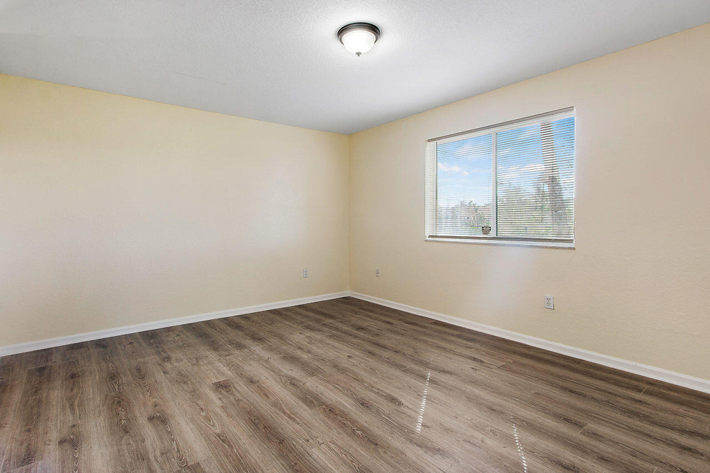8460 Nw 40th Street - Photo 11