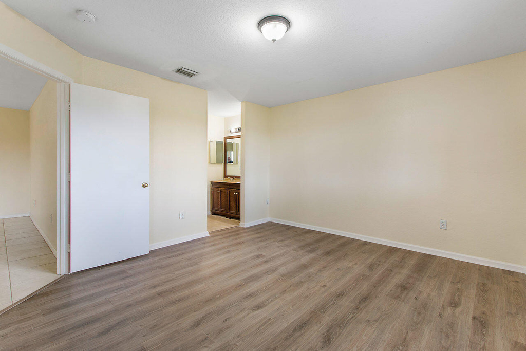 8460 Nw 40th Street - Photo 10