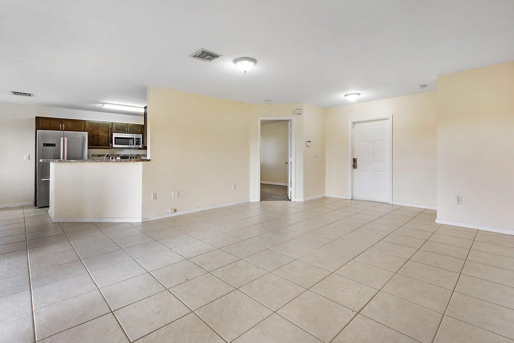 8460 Nw 40th Street - Photo 4