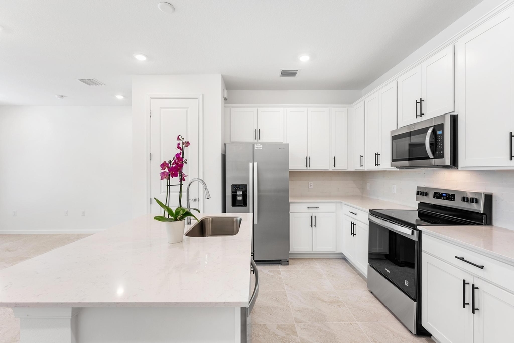 4333 Efendi Drive - Photo 2