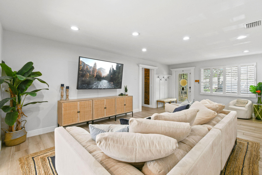8110 W Lake Drive - Photo 8