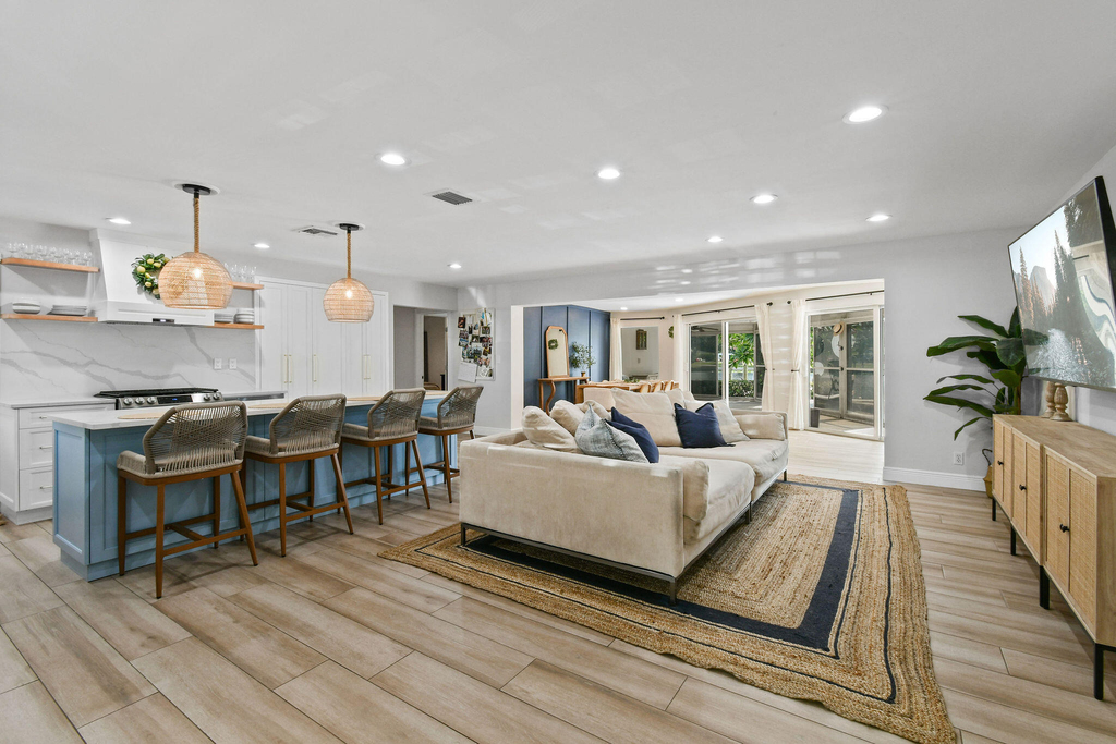 8110 W Lake Drive - Photo 5