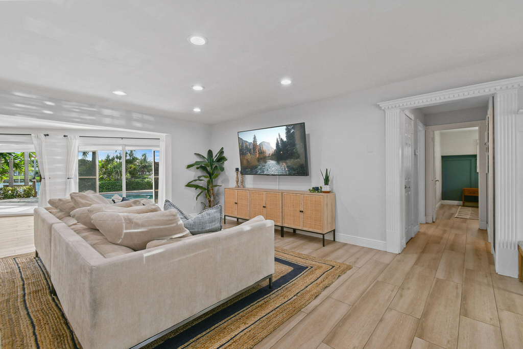8110 W Lake Drive - Photo 7
