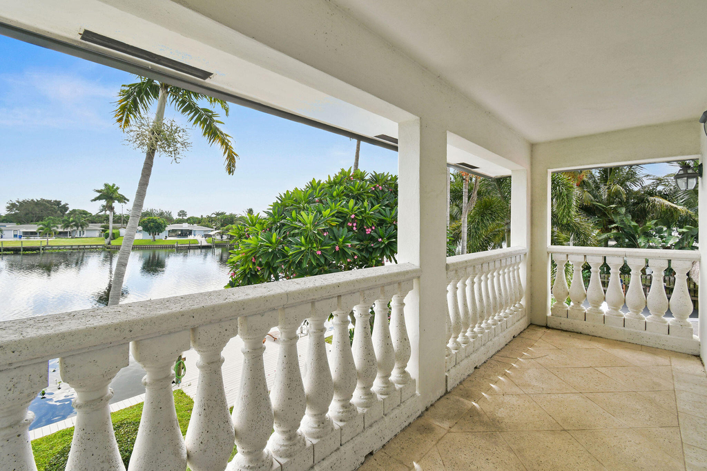 8110 W Lake Drive - Photo 38