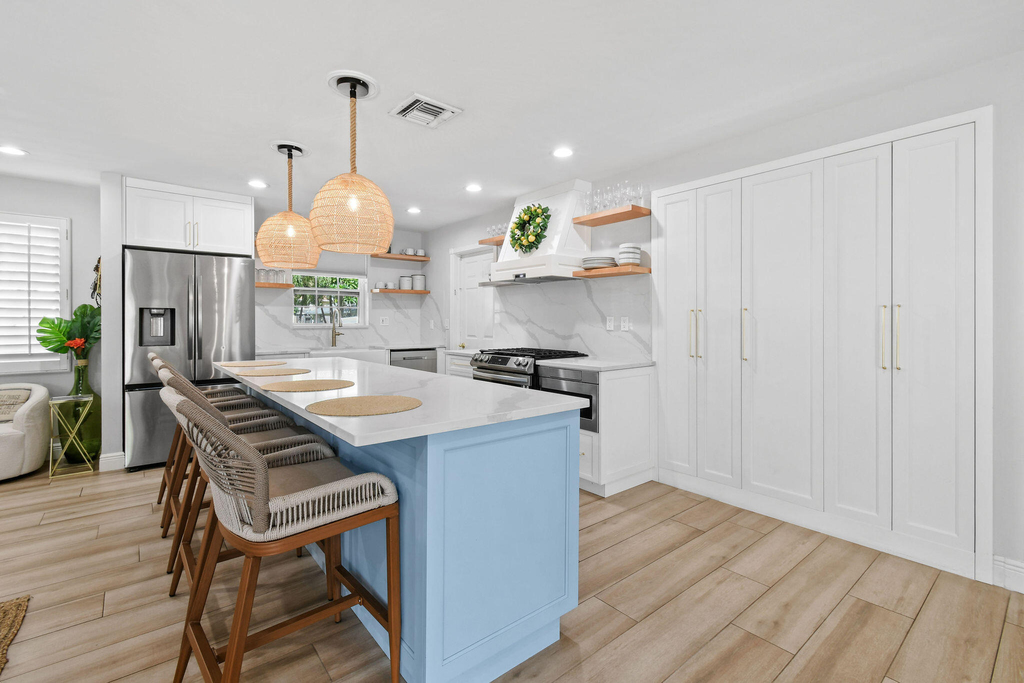 8110 W Lake Drive - Photo 9