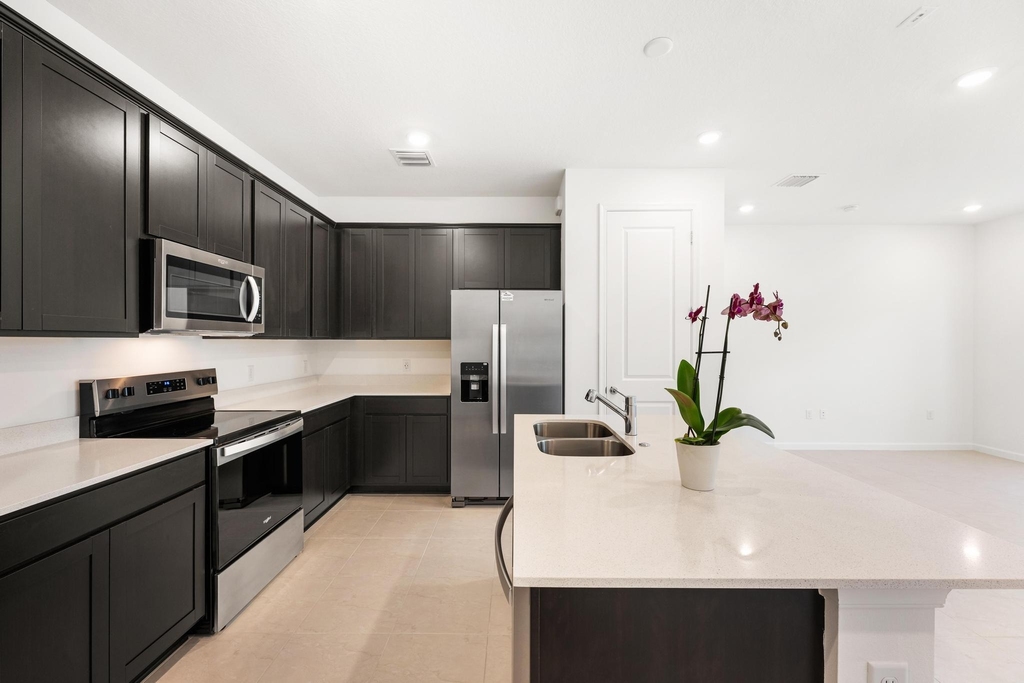 4315 Efendi Drive - Photo 2
