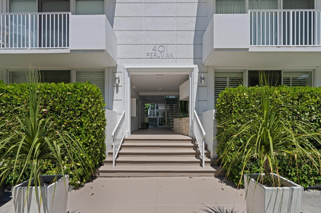 401 Peruvian Avenue - Photo 2