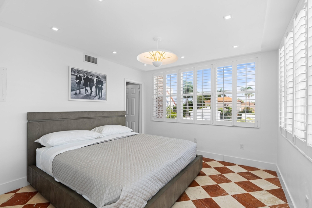 401 Peruvian Avenue - Photo 4