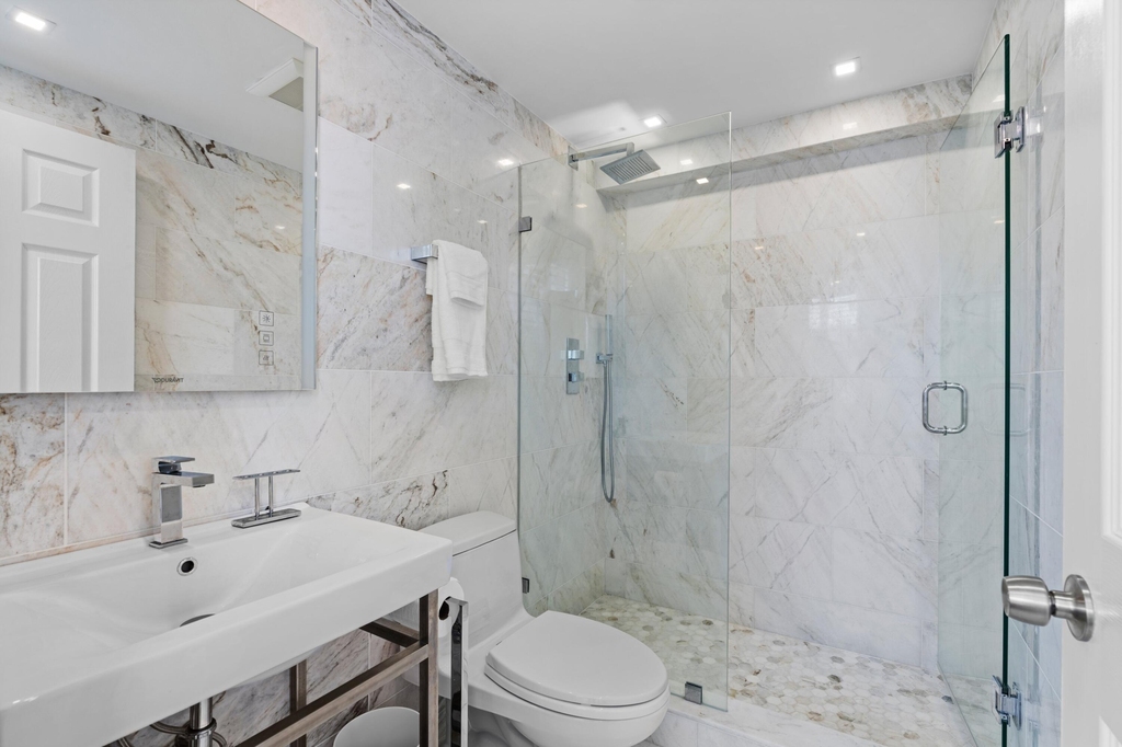 401 Peruvian Avenue - Photo 5
