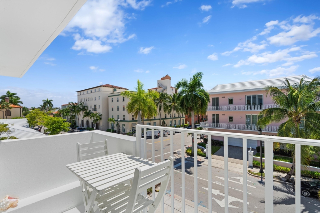 401 Peruvian Avenue - Photo 7