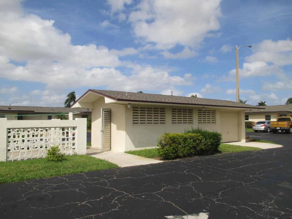 2951 Ashley Drive W - Photo 13