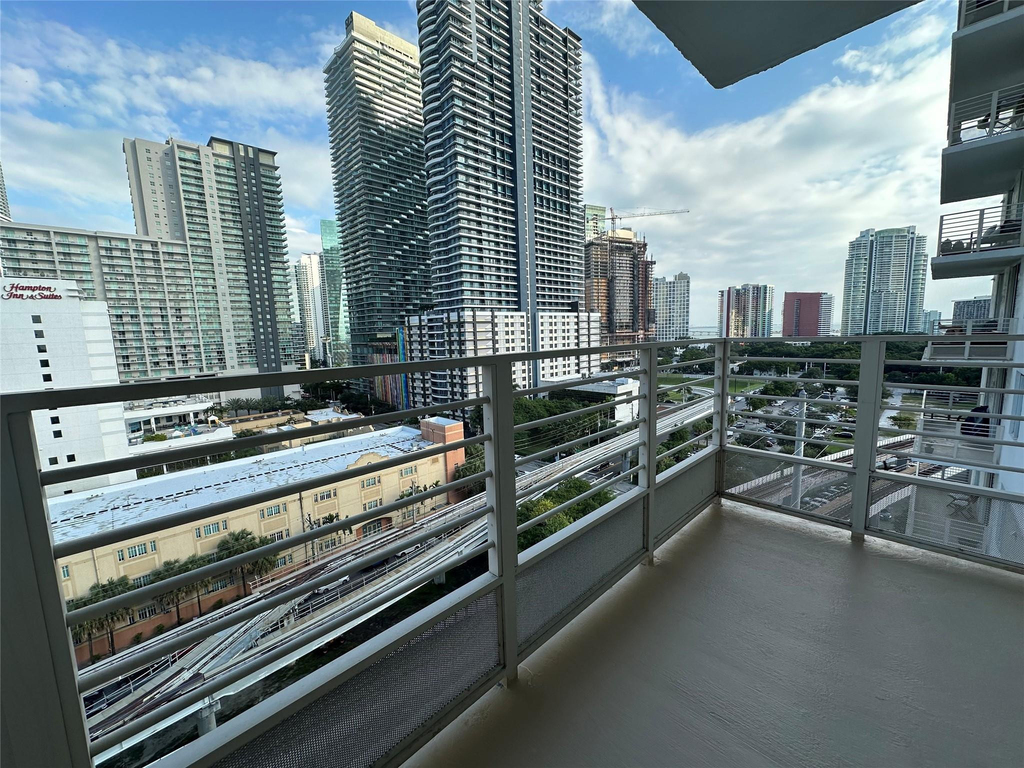 110 Sw 12th Street - Photo 8