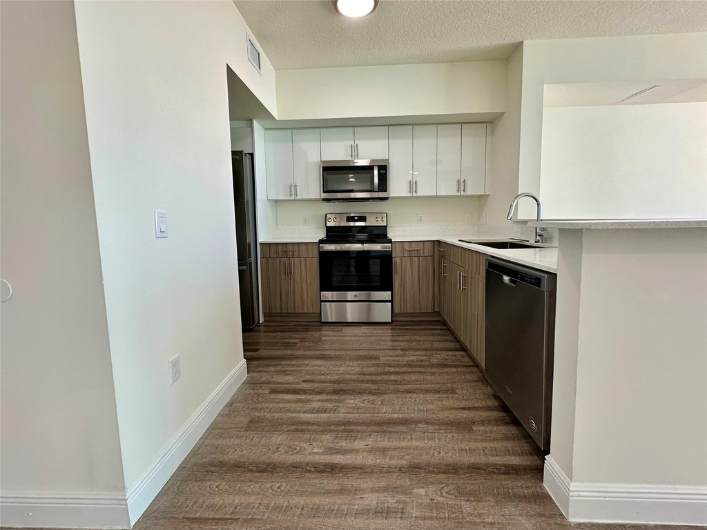 110 Sw 12th Street - Photo 2