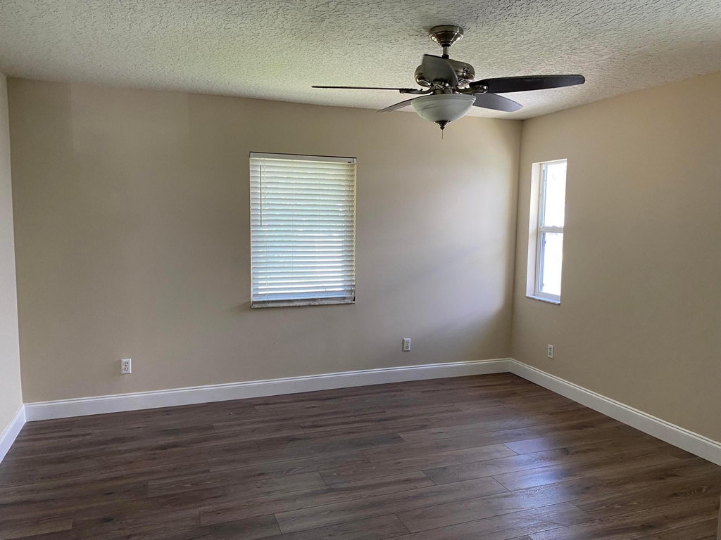 1057 Sw Spruce Street - Photo 9