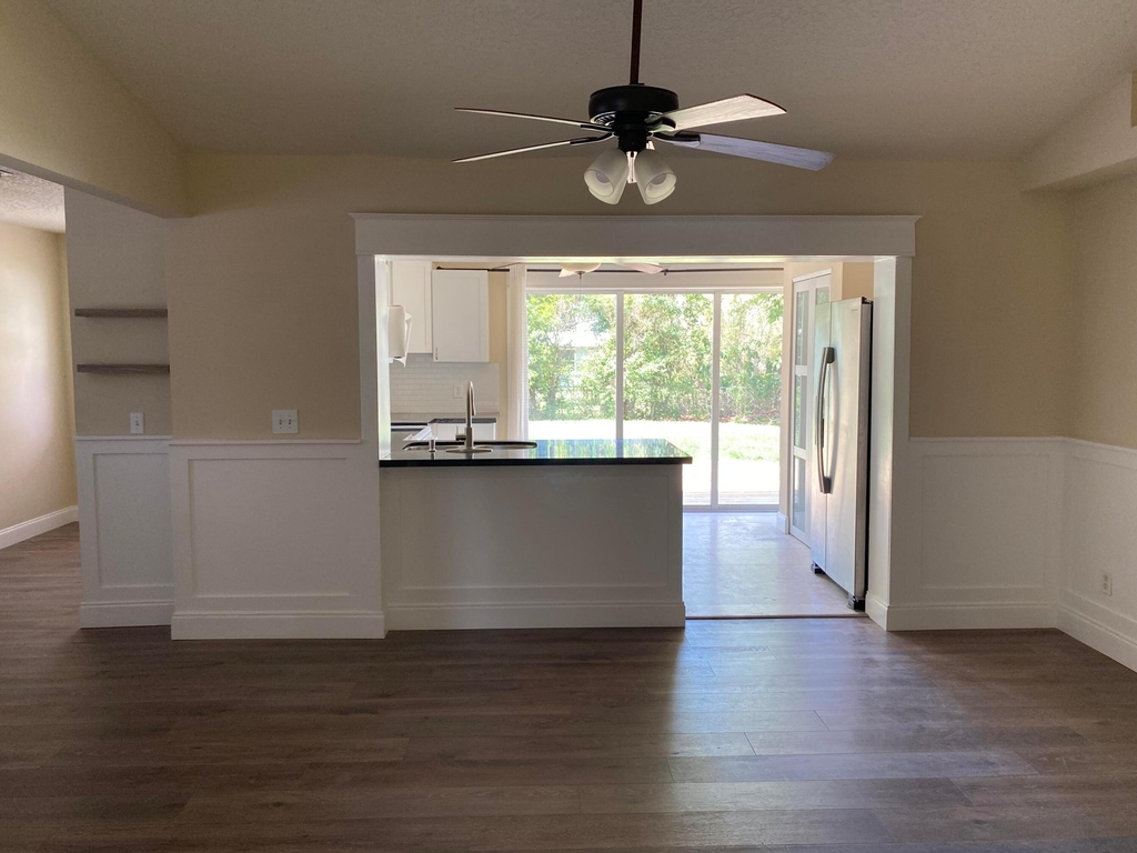 1057 Sw Spruce Street - Photo 1